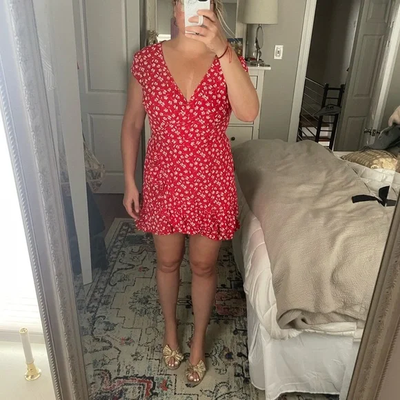 j crew red floral dress J.Crew Red Floral Printed Wrap Dress Size 00